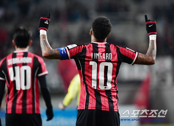  Lingard's farewell exhibition feels good