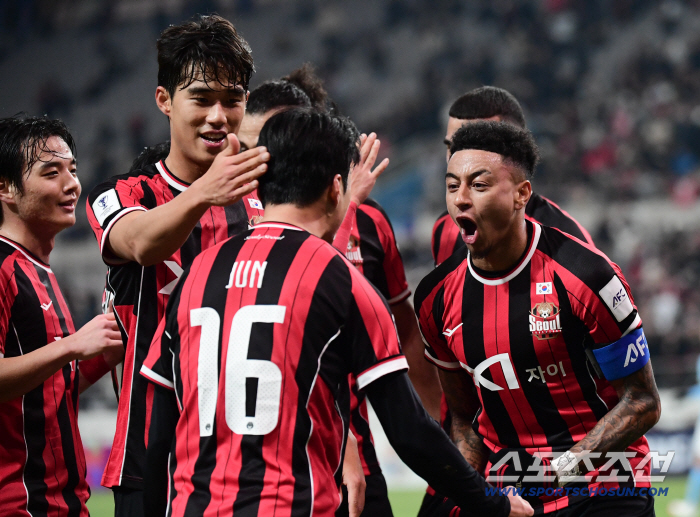  Lingard's thrilling first goal