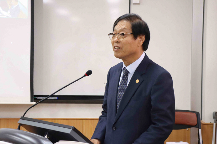 Roh Soon-myeong, director of Kukkiwon, was elected as the new chairman of the board