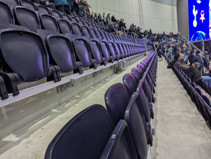 Shocking true story Tottenham forever miss SON. Tottenham Hotspur Stadium empty with legendary captain Son Heung-min → There is no one next to me in the spectators' spectacular crash
