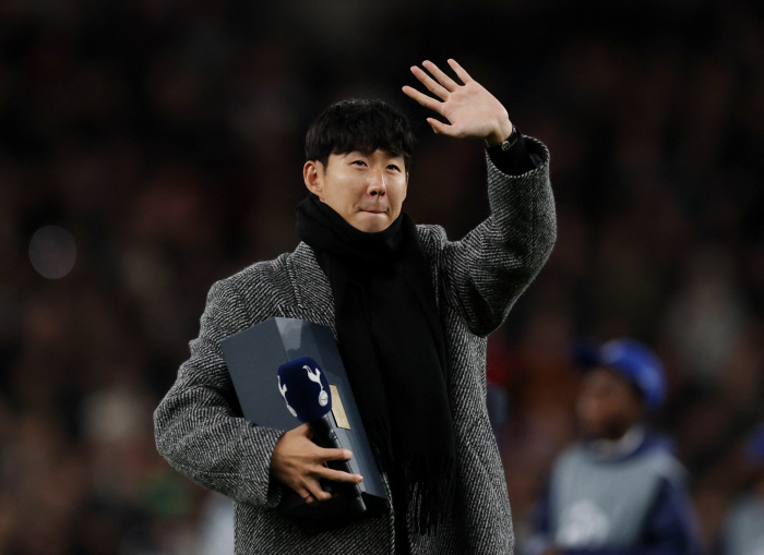 SON, our big brother, who always supports us! Son Heungmin's good story broke again→ Tottenham players are making a fuss...Leadership Explosion Locker Room Conversation Revealed Legendary Player
