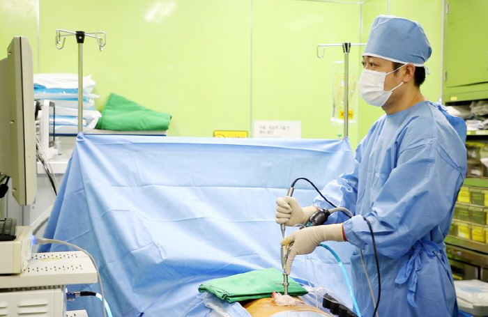 Temperature drop, spine pain...Himchan Hospital recovers quickly and improves with minimally invasive single-hole endoscopic surgery
